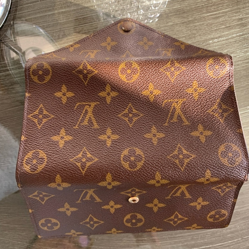 Louis Vuitton Wallet - Picture 4 of 6